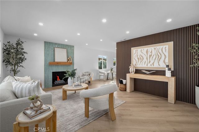 17381 Meer, Huntington Beach, CA 92647