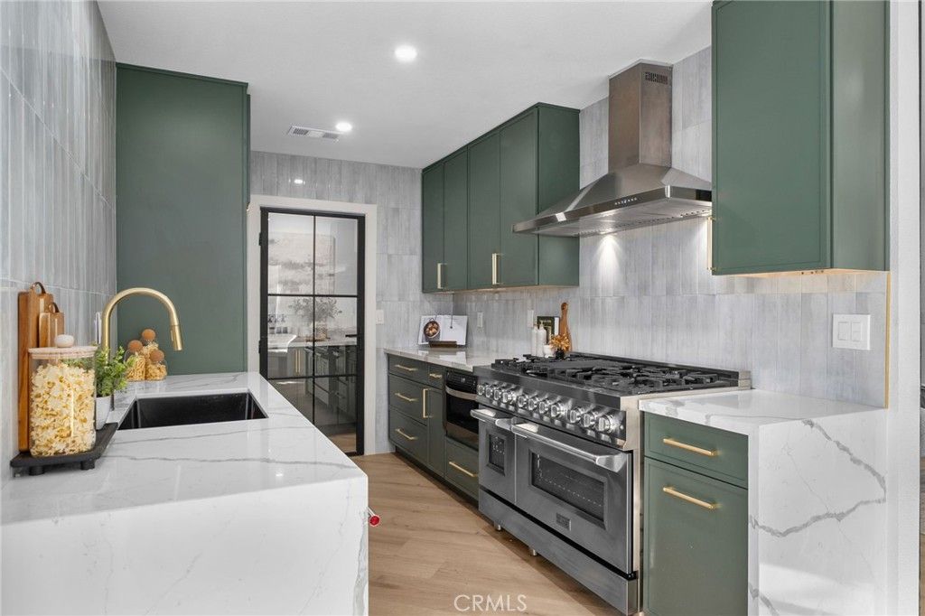 17381 Meer, Huntington Beach, CA 92647