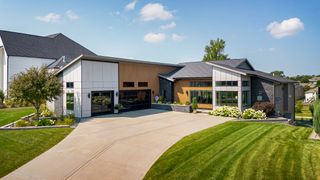 16659 Winston Drive, Clive, IA 50325