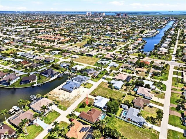 4702 SW 20th AVE, Cape Coral, FL 33914