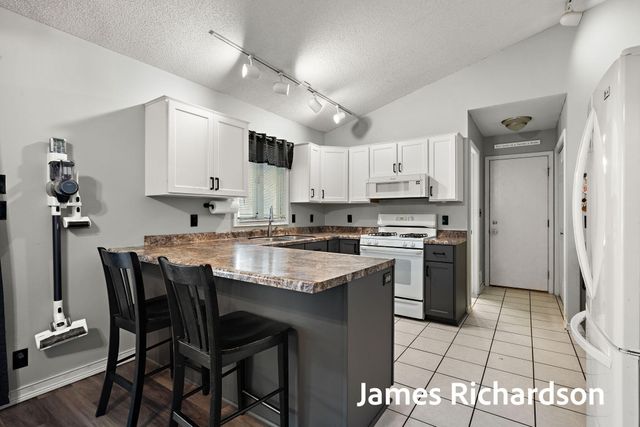 15249 Widgeon Road, Grand Haven, MI 49417