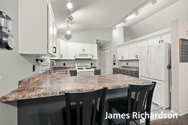 15249 Widgeon Road, Grand Haven, MI 49417