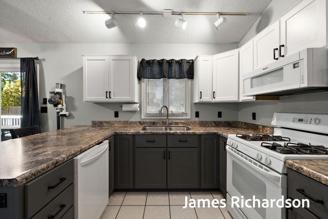 15249 Widgeon Road, Grand Haven, MI 49417