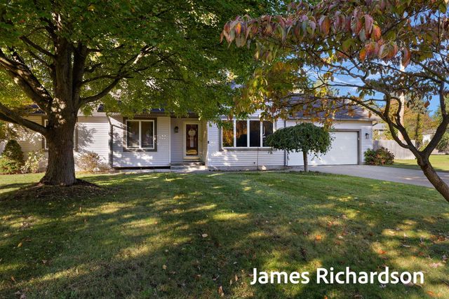 15249 Widgeon Road, Grand Haven, MI 49417