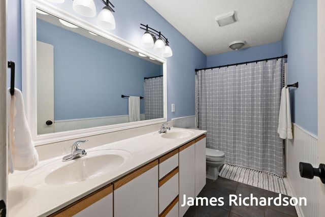 15249 Widgeon Road, Grand Haven, MI 49417