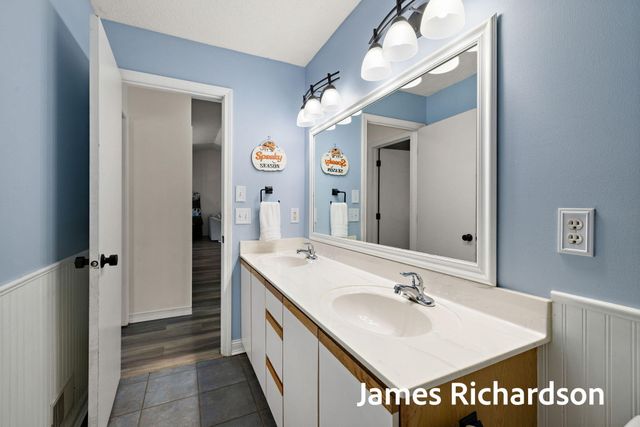 15249 Widgeon Road, Grand Haven, MI 49417