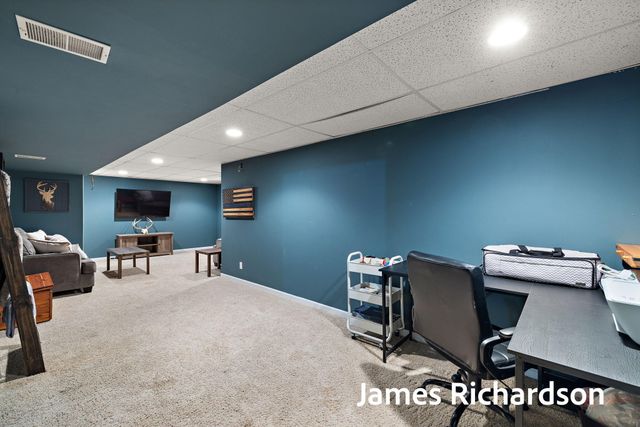 15249 Widgeon Road, Grand Haven, MI 49417