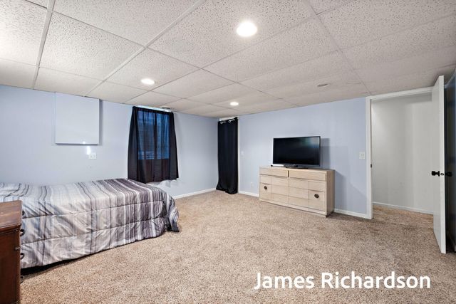 15249 Widgeon Road, Grand Haven, MI 49417