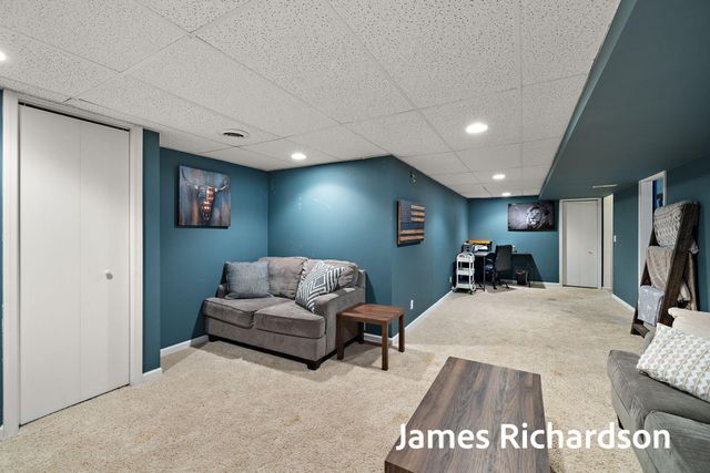 15249 Widgeon Road, Grand Haven, MI 49417