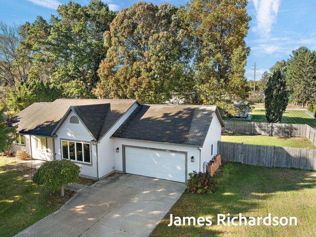 15249 Widgeon Road, Grand Haven, MI 49417