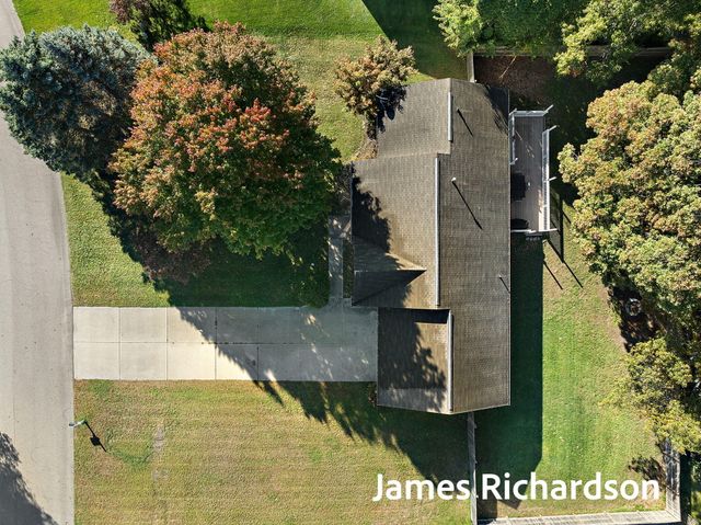 15249 Widgeon Road, Grand Haven, MI 49417