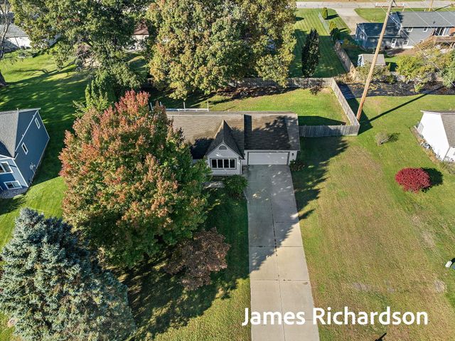 15249 Widgeon Road, Grand Haven, MI 49417