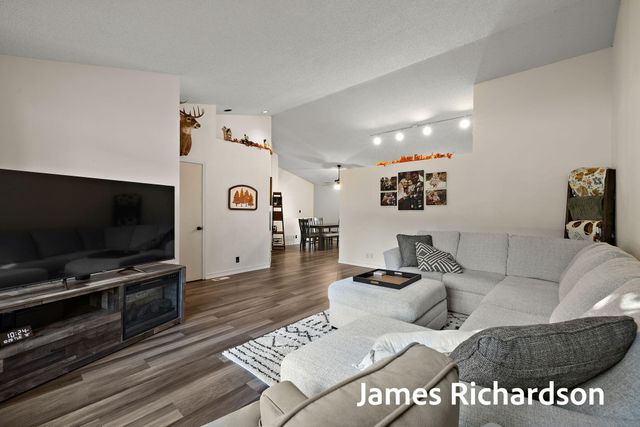 15249 Widgeon Road, Grand Haven, MI 49417