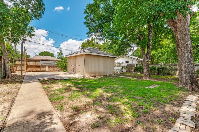 3013 Emmett Street, Dallas, TX 75211