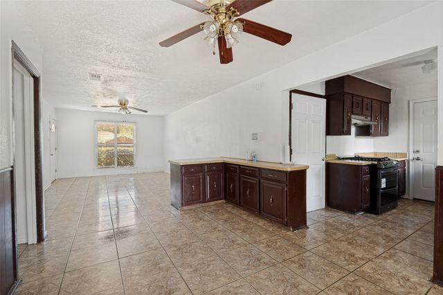 3013 Emmett Street, Dallas, TX 75211