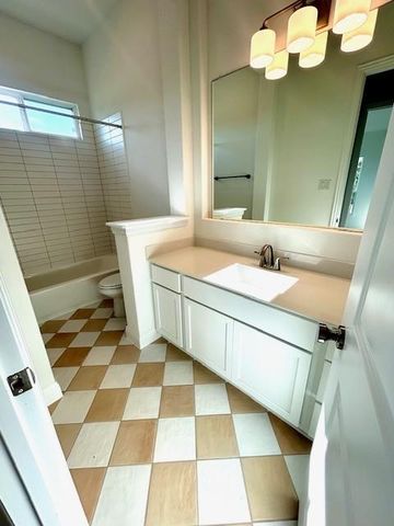 1001 Ellensburg DR, Georgetown, TX 78633