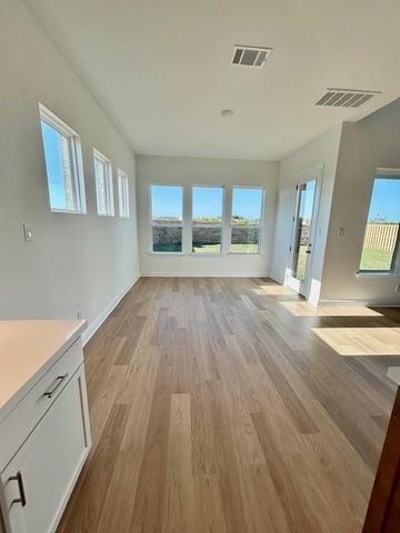 1001 Ellensburg DR, Georgetown, TX 78633