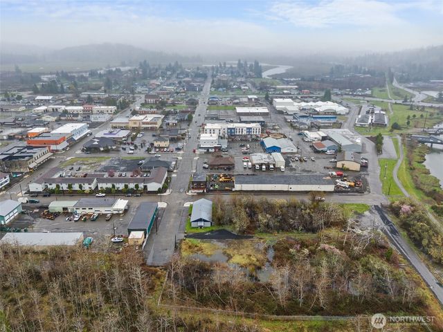 124 Commercial Street, Raymond, WA 98577