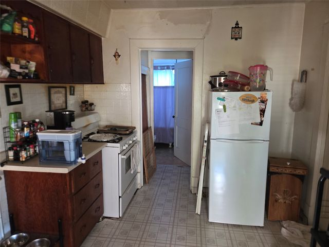 1050 W 20TH Street, Erie, PA 16502