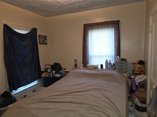 1050 W 20TH Street, Erie, PA 16502