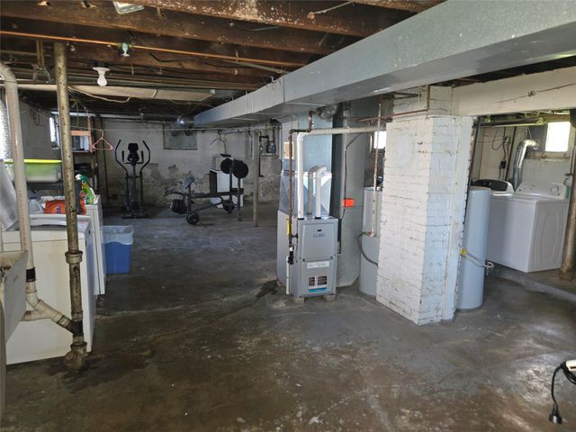 1050 W 20TH Street, Erie, PA 16502