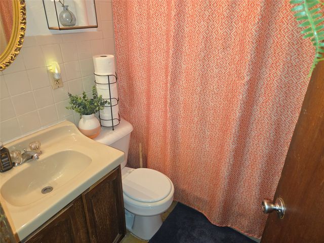 1050 W 20TH Street, Erie, PA 16502