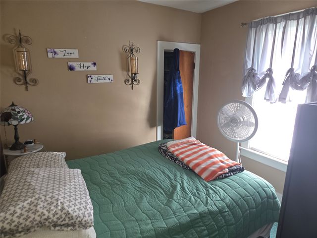 1050 W 20TH Street, Erie, PA 16502
