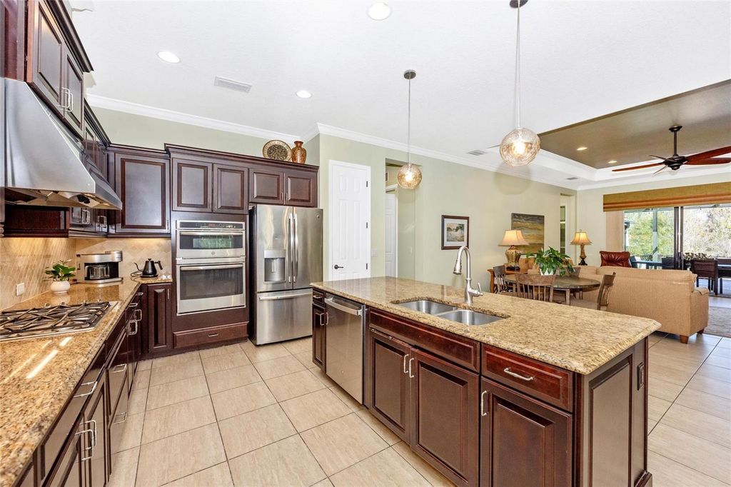Image 13 of property listing at 13003 INDIGO WAY, Bradenton, FL 34211