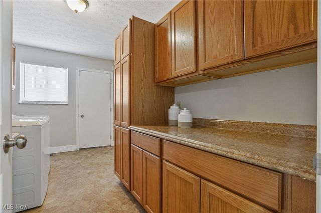 9864 Green Drive, Windham, OH 44288