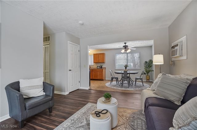 9864 Green Drive, Windham, OH 44288