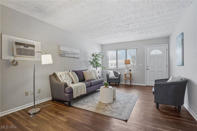 9864 Green Drive, Windham, OH 44288