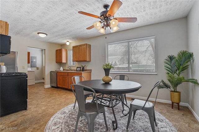 9864 Green Drive, Windham, OH 44288