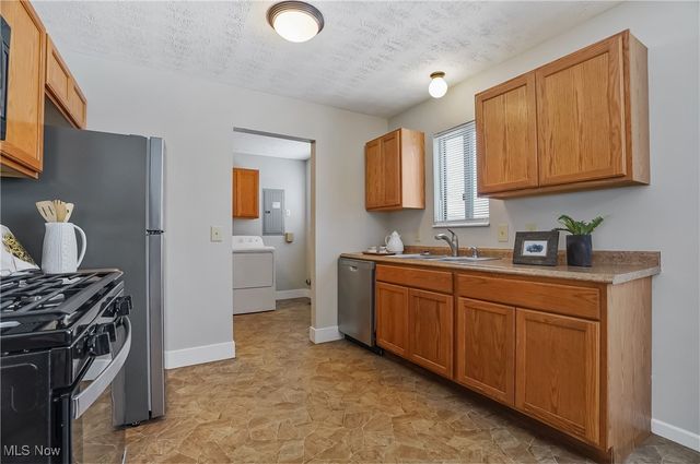 9864 Green Drive, Windham, OH 44288