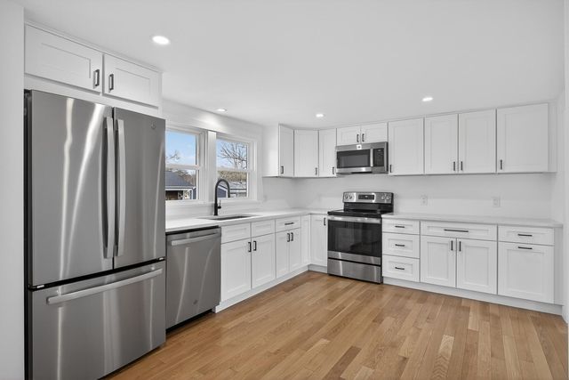 78 Bristol Avenue, Hyannis, MA 02601