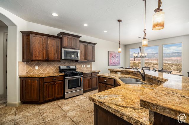 4352 W 2440 S, Hurricane, UT 84737