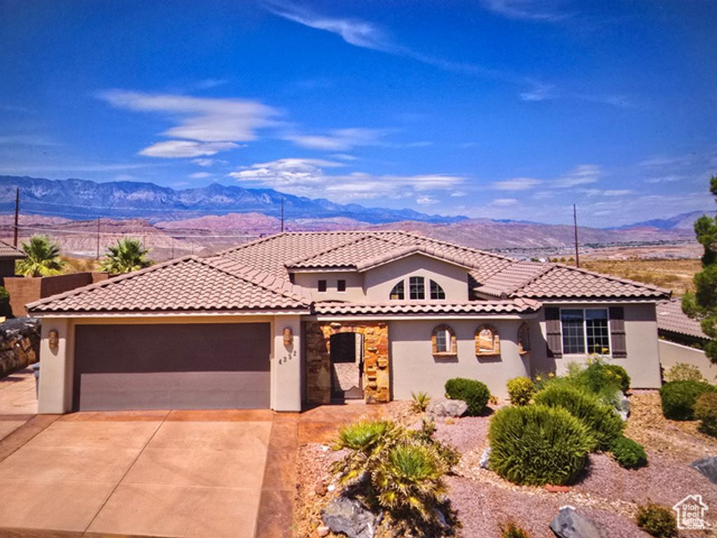 4352 W 2440 S, Hurricane, UT 84737