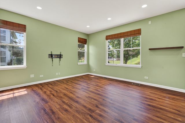 522 Horizon Drive, Bartlett, IL 60103