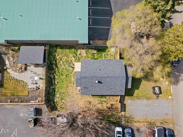 225 SE Vine Lane, Bend, OR 97702