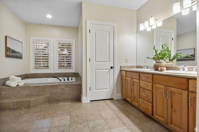 11478 S CHAPEL RIDGE CIR, South Jordan, UT 84095