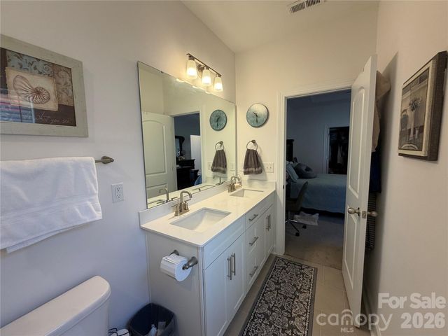 2125 24th Street Lane SE, Hickory, NC 28602