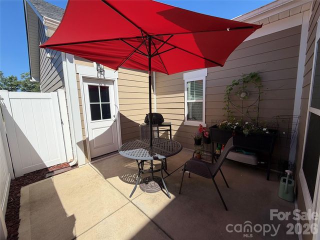 2125 24th Street Lane SE, Hickory, NC 28602