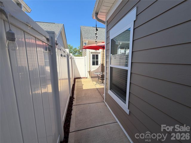2125 24th Street Lane SE, Hickory, NC 28602