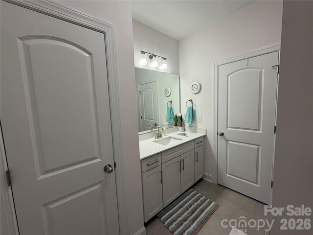 2125 24th Street Lane SE, Hickory, NC 28602