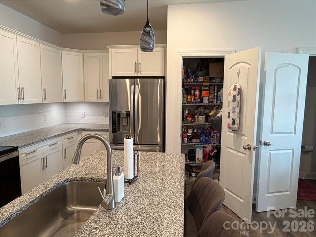 2125 24th Street Lane SE, Hickory, NC 28602