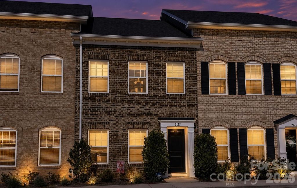2125 24th Street Lane SE, Hickory, NC 28602