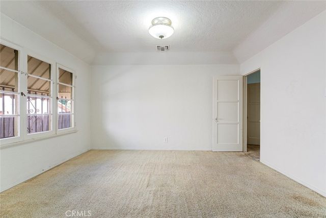 4909 York, Los Angeles, CA 90042