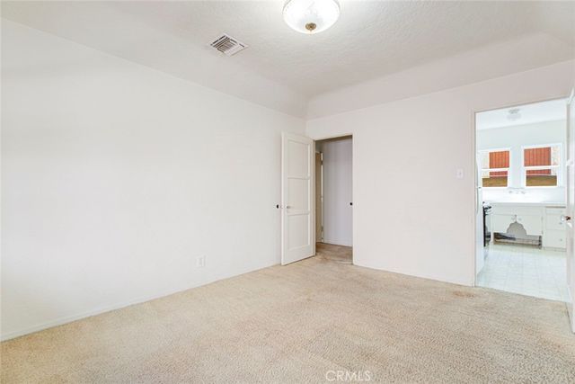 4909 York, Los Angeles, CA 90042