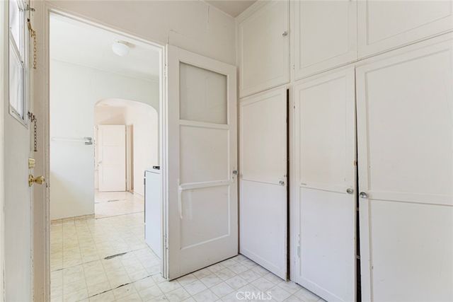 4909 York, Los Angeles, CA 90042