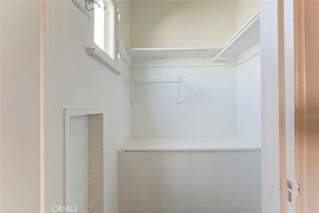 4909 York, Los Angeles, CA 90042