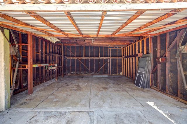 4909 York, Los Angeles, CA 90042